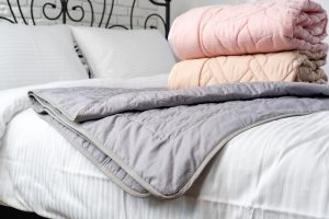 Housse de couette sans repassage : simplifier le quotidien et sublimer la chambre