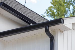 Gouttières alu colorées : la nouvelle tendance pour moderniser l’architecture de sa maison